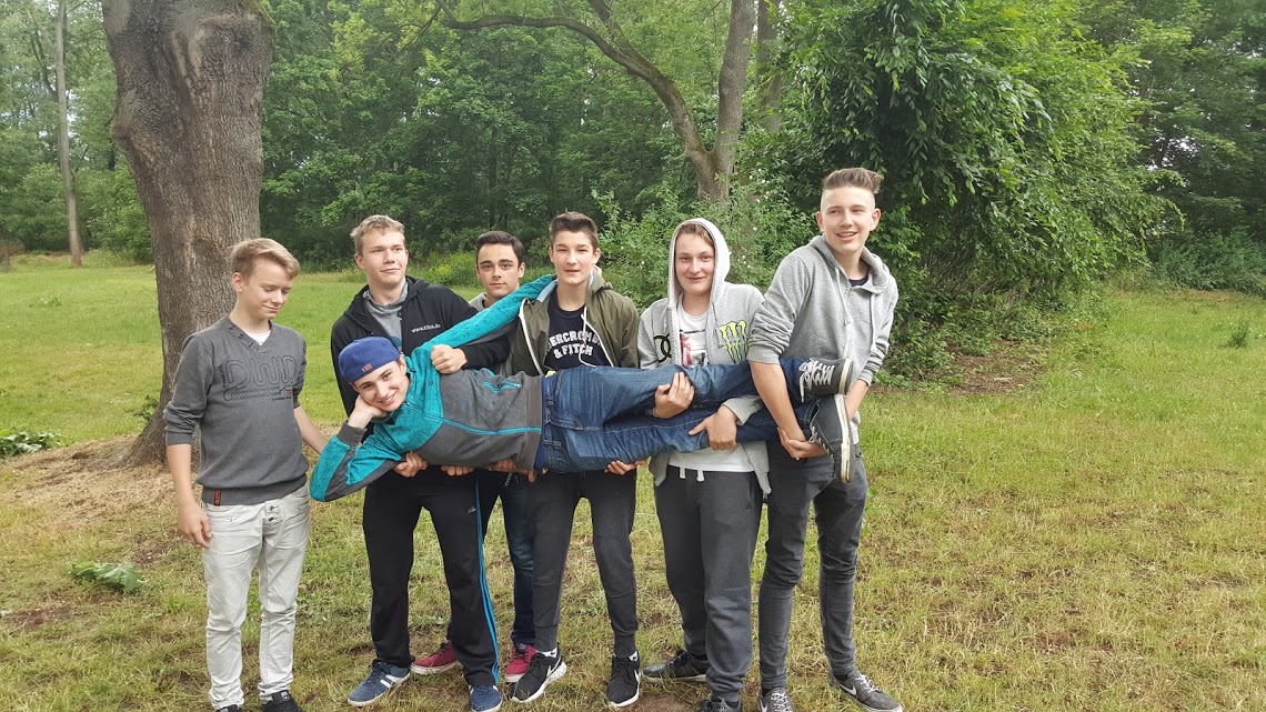 Marius, Fabrice, Sascha, Florenz, Leon, Damian und Chris (v.L.n.R.): Zwei Projekte für Kinder- und Jugendliche im Neudietendorfer Pfadfinderzentrum